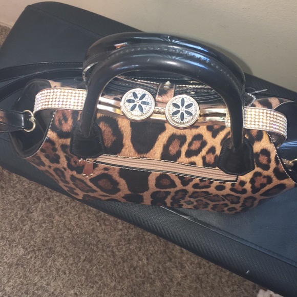 Brand New Cheetah purse - Picture 15 of 16